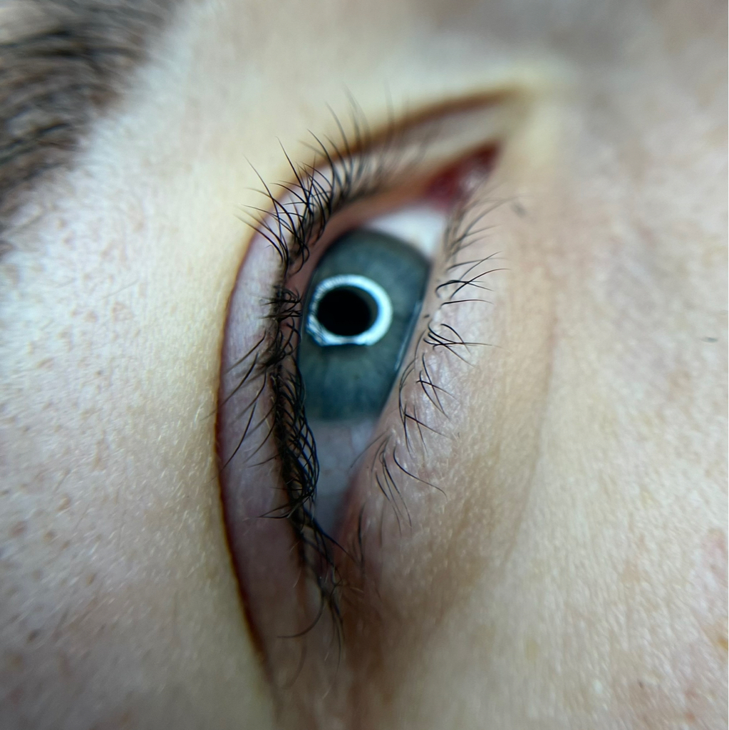 Заполнение межресничного пространства (2 процедура)