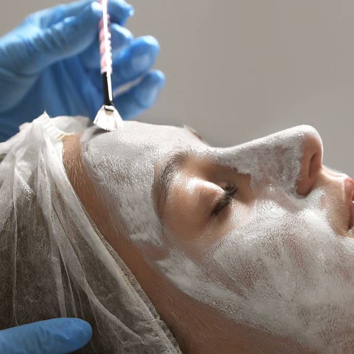 Увлажняющий антивозрастной уход (лицо+вокруг глаз)|Feuchtigkeitsspendende Anti-Aging-Behandlung (gesicht + augenpartie)