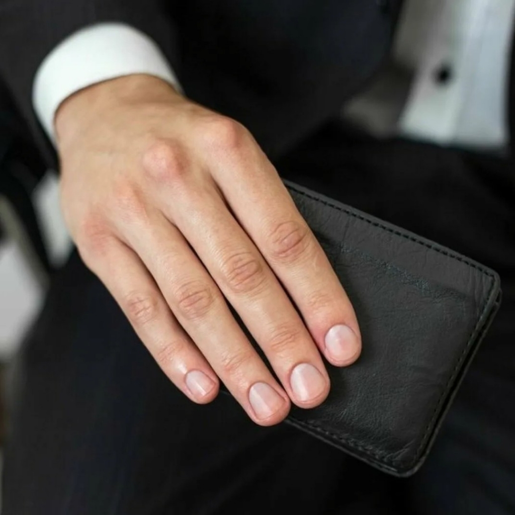 Маникюр мужской