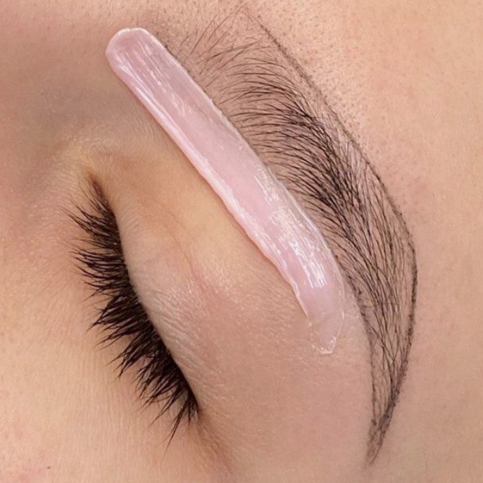 Коррекция бровей