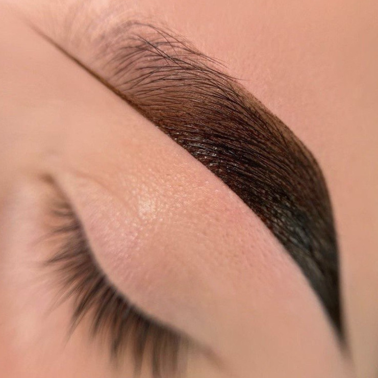 Окрашивание бровей