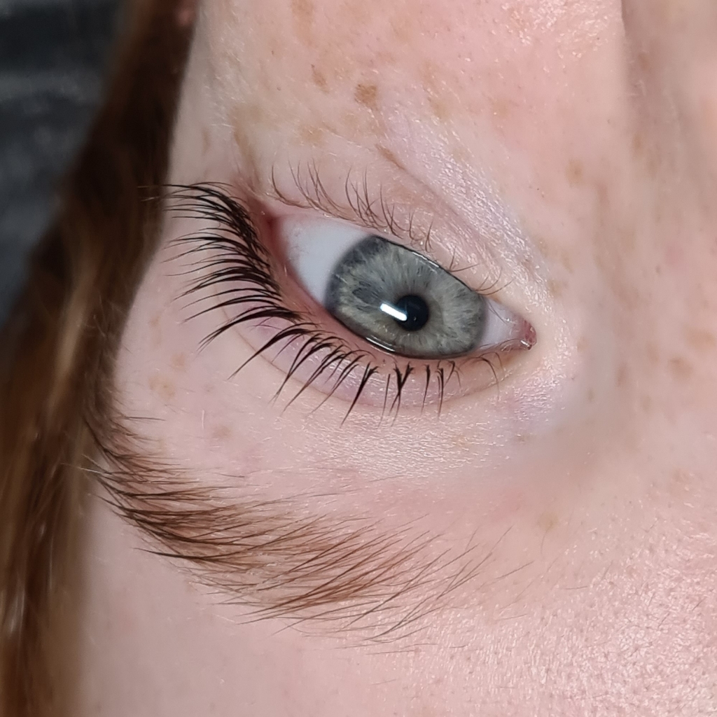 Окрашивание ресниц