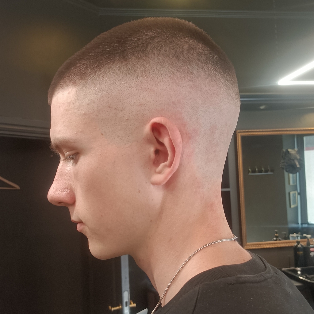 Buzz cut (Fade)