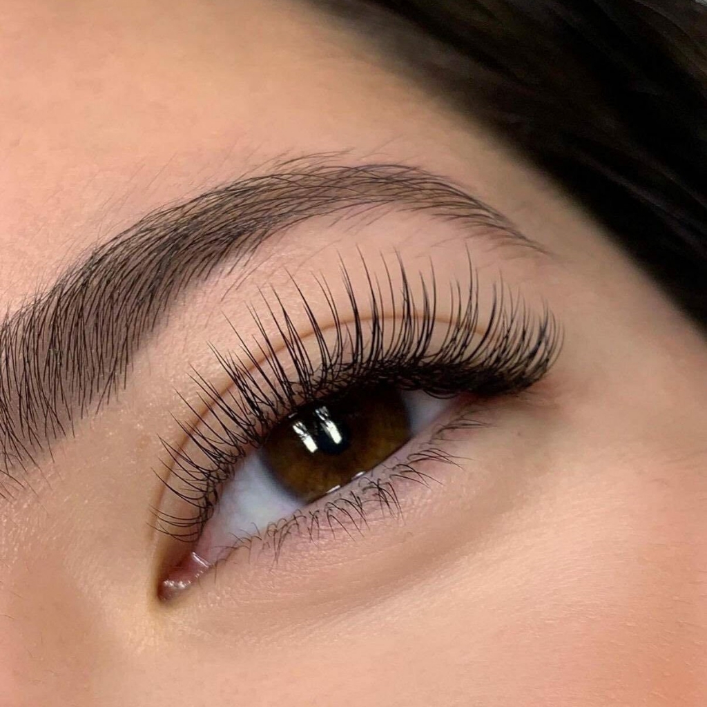 Наращивание ресниц