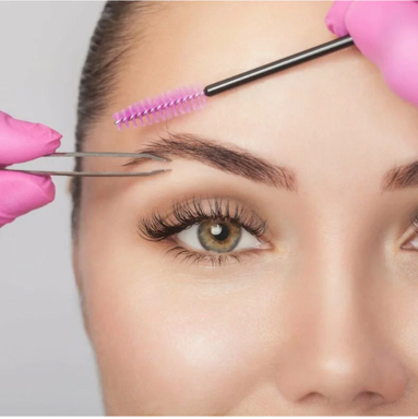 Коррекция бровей