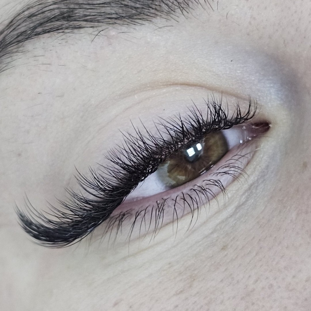Наращивание ресниц 2 д