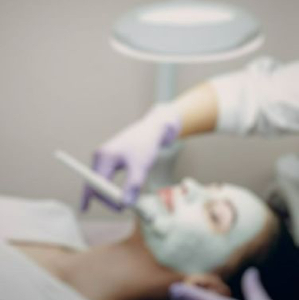 Пилинг с феруловой и миндальной кислотой 35% Biomatrix + альгинатная маска (с коллагеном, пептидами, гиалуроновой кислотой).