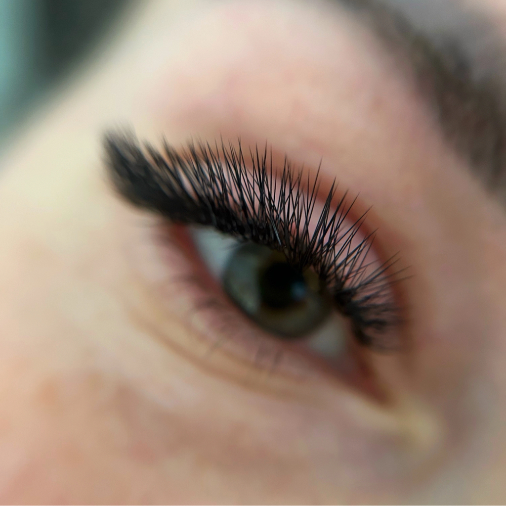 Наращивание ресниц 2,5D