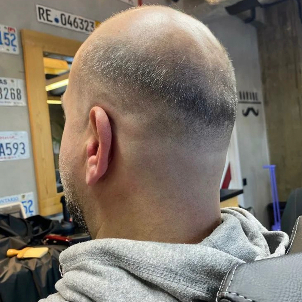 Бритьё головы (Бритвой) - (Shaving your head (with a razor)