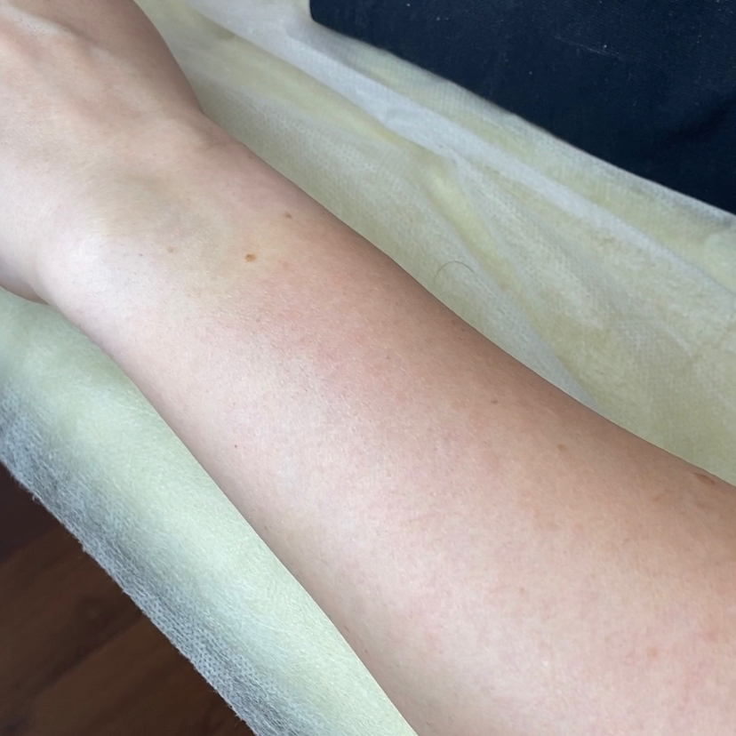 Руки с локтем