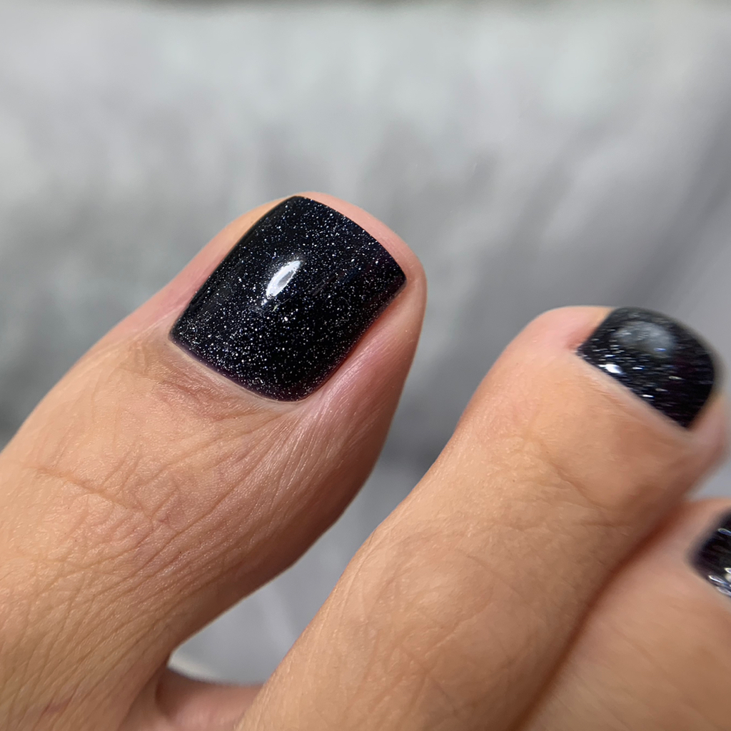 Педикюр. Обработка пальцев с покрытием однотонным гель-лаком