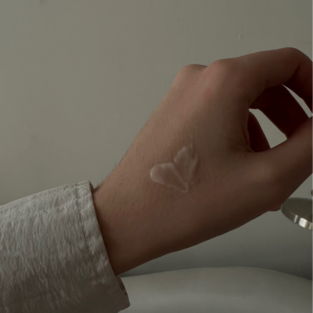 Коррекция бровей (воск/пинцет)