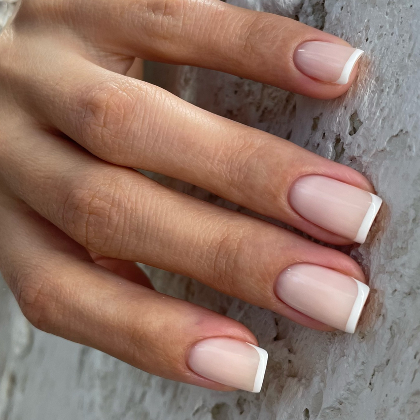 Комбинированный маникюр + френч (без выстраивания архитектуры, укрепления, донаращивания)