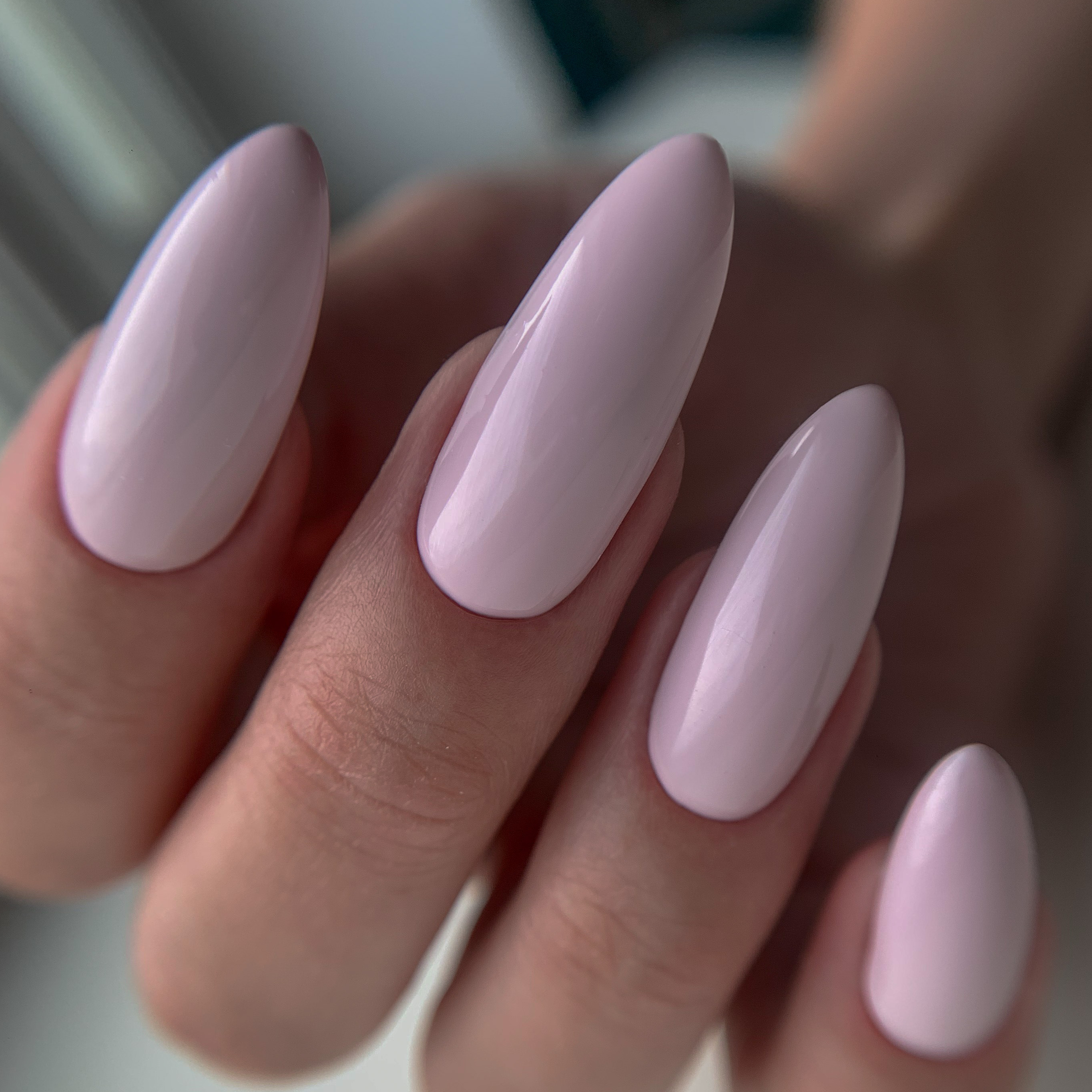 Маникюр + однотонное покрытие на длинные ногти